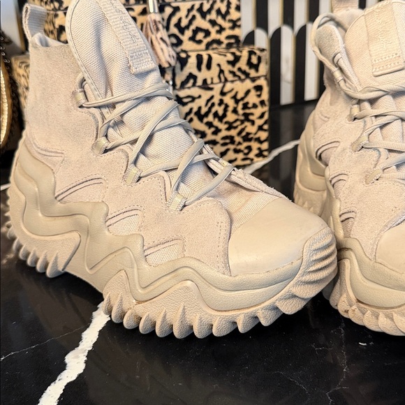 Converse Beige High-Top Women's Sneakers - Picture 1 of 9